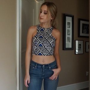 Triangle pattern crop top