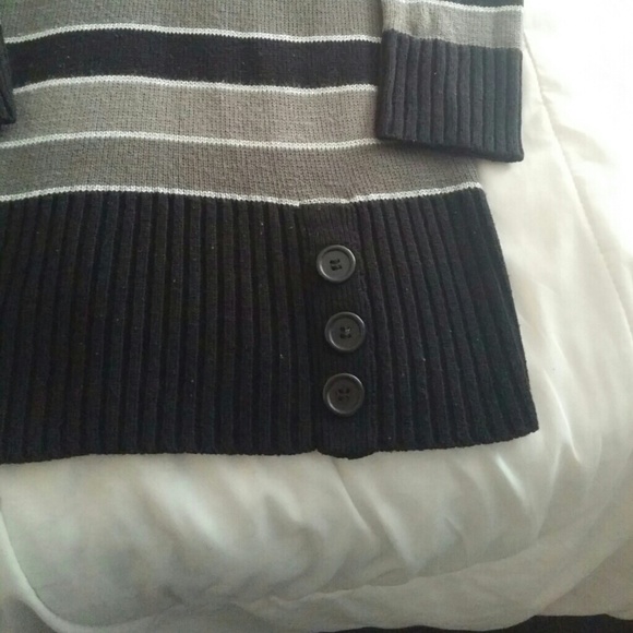 Sweater - Picture 2 of 4