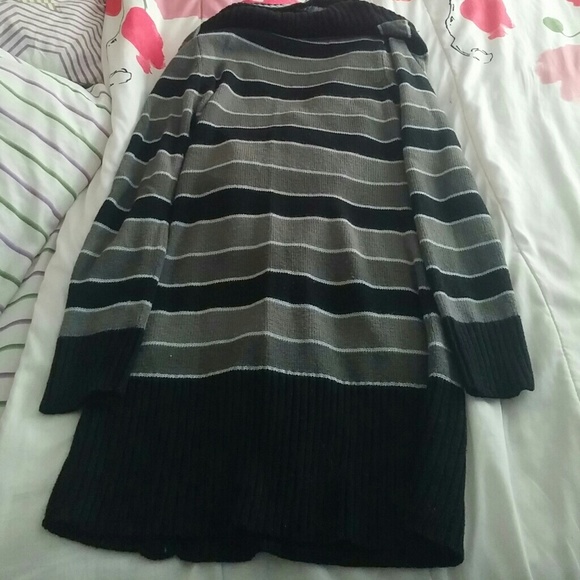Sweater - Picture 4 of 4