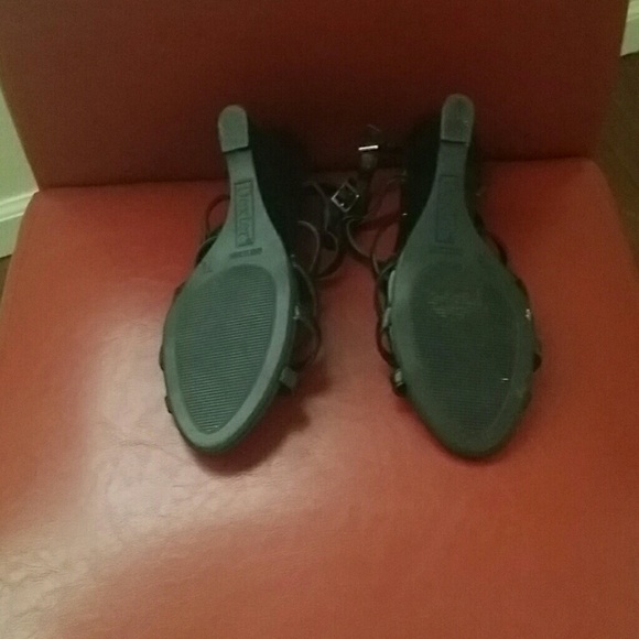 Shoes - Picture 2 of 3