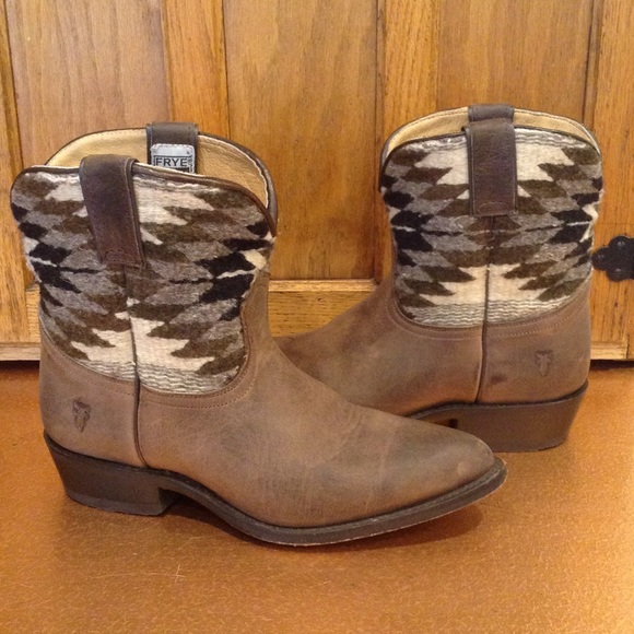 Frye Shoes - FRYE NAVAJO BILLY SHORT BOOTS🌻LIKE NEW🌻