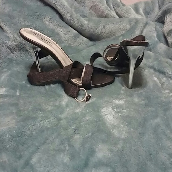 Shoes - Picture 2 of 3