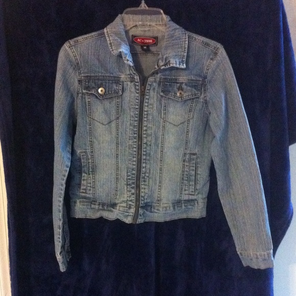 Stretchy jean jacket