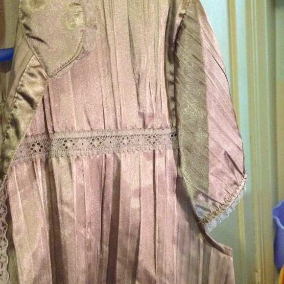 Metallic Grey Blouse - Picture 4 of 4