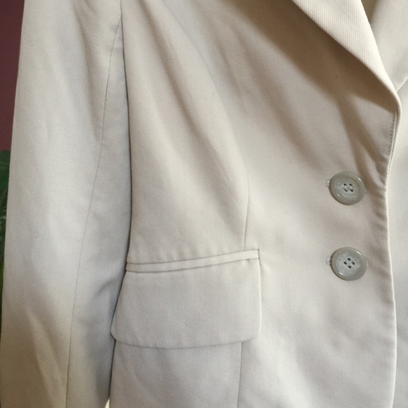 The Limited Studio 400 Cream Blazer - Picture 2 of 3