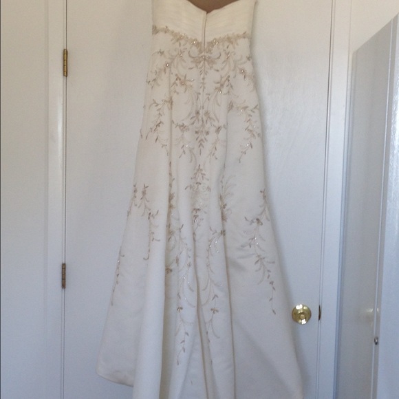 Wedding Dress 👰💍 - Picture 2 of 4