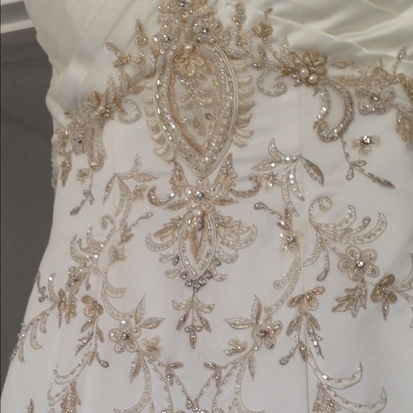 Wedding Dress 👰💍 - Picture 3 of 4