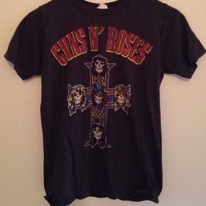 Guns and Roses vintage T!