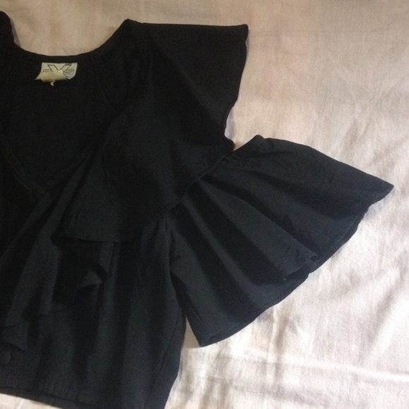 Vintage Black Cold Shoulder Crop - Picture 2 of 3