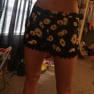 🎉SALE ENDING 9/14 Forever 21 flower lace shorts
