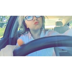 Meet your Posher, Becca