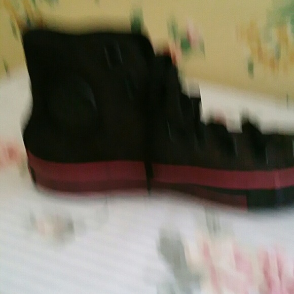 Converse - Picture 3 of 4