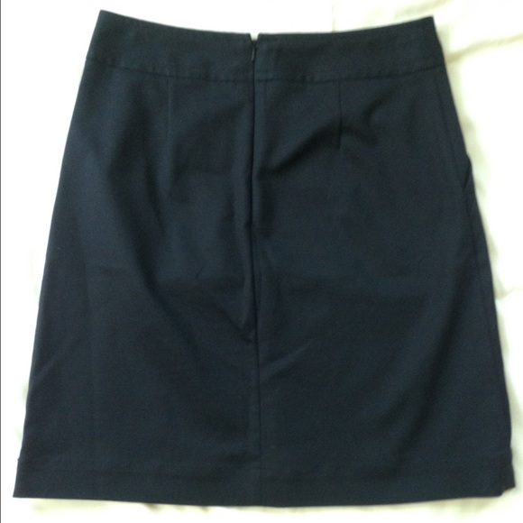 Banana Republic classic skirt - Picture 2 of 4