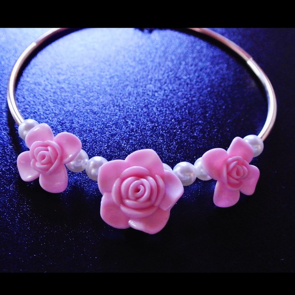 ** Pink Rose Bud // Pearl Collar Necklace ** 💗
