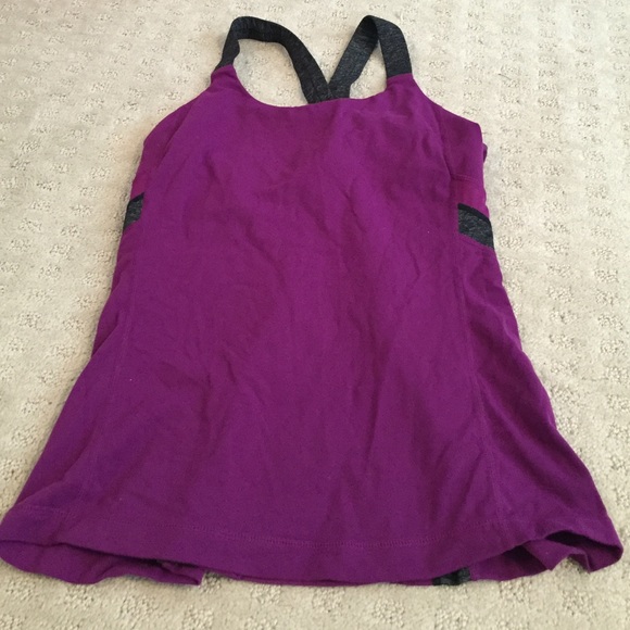 Lululemon athletica built in sports bra