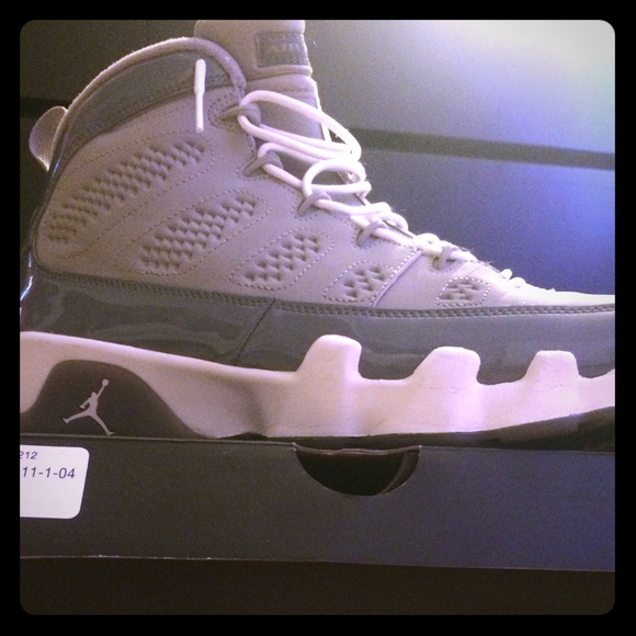 RETRO JORDAN 9s COOL GREY