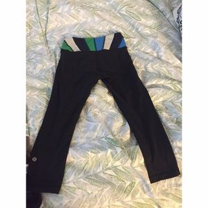 Lululemon crops size 4