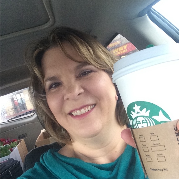 Meet your Posher, Stefanie