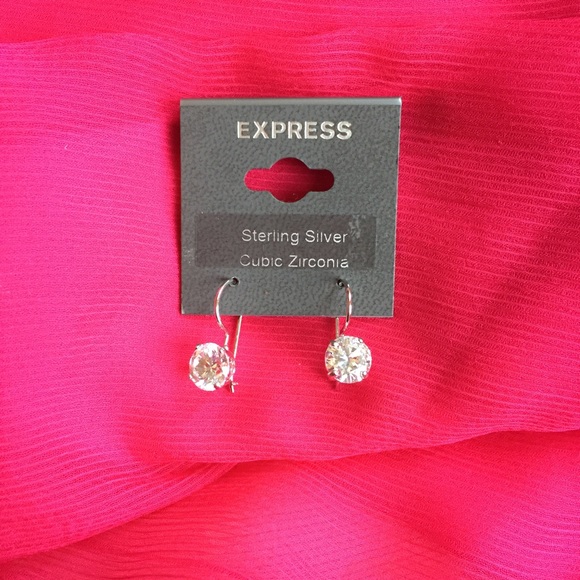 NBW NWT Sterling silver & CZ classic earrings