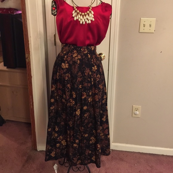 RENA ROWAN FOR SAVILLE  BEAUTIFUL BROWN SKIRT