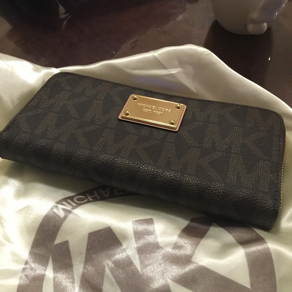 Michael Kors wallet