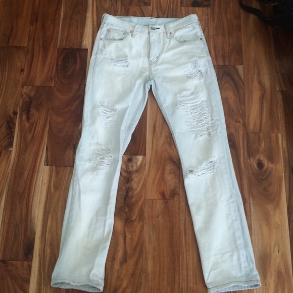 Weathered Light Denim Levi's - brand new!