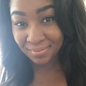 Meet your Posher, Claudria