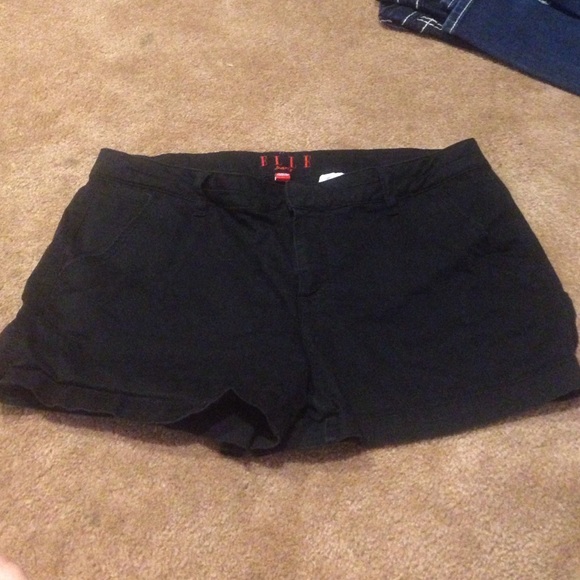 Elle Paris shorts, size 14 - Picture 2 of 4