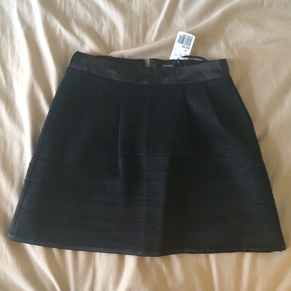 Brand new knit a line black skirt sz m