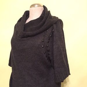 Sweater/sweater dress with shoulder embellishment