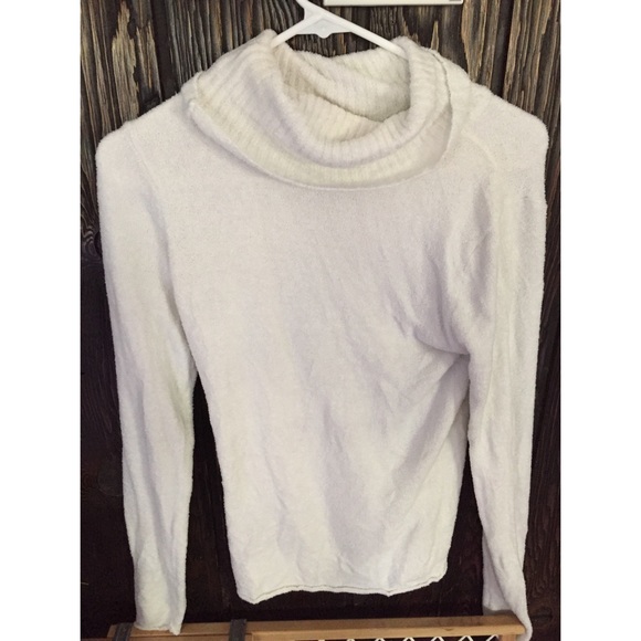 Gap sweater