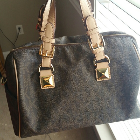 Michael Kors Handbags - Michael Kors Purse