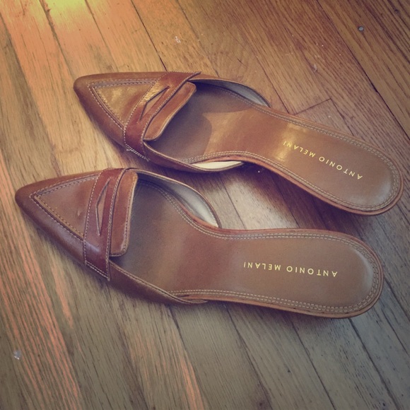 Antonio Melani kitten heels