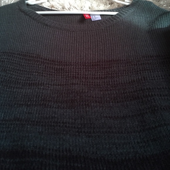H&M divided sweater - Picture 3 of 3