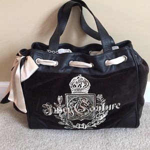 Juicy Couture black velvet bag with beige details!