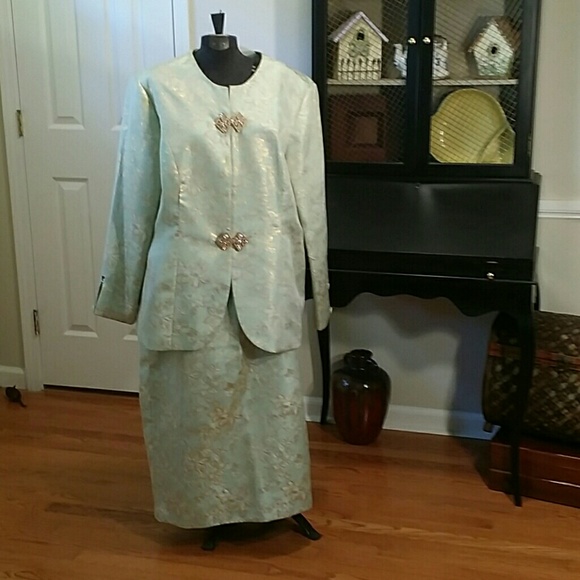 TAGGED FOR DELISTING Elelegant evening suit