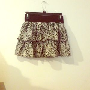 Small black & white layered skirt