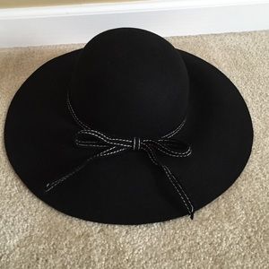 White House|Black Market hat! 100%Wool!