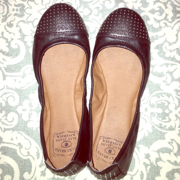 LUCKY BRAND STUDDED FLATS😍