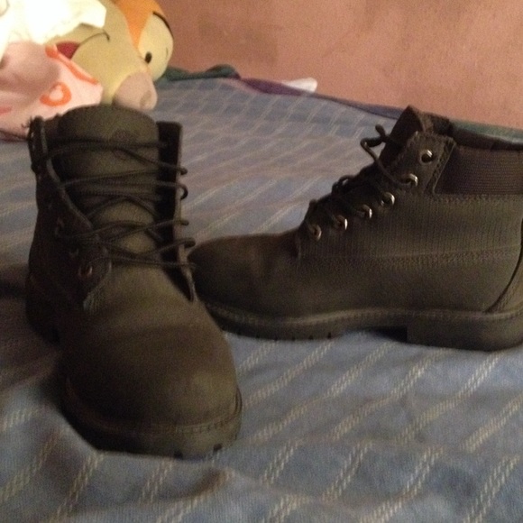 Black helcor timblerands
