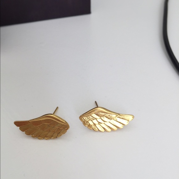 Golden wing earring. ⚡️🌞🌅 - Picture 1 of 3