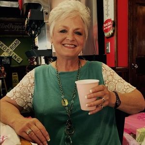 Meet your Posher, Pamela