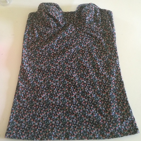 Adorably sexy Element Brand Floral Tube Top 🌸🔥