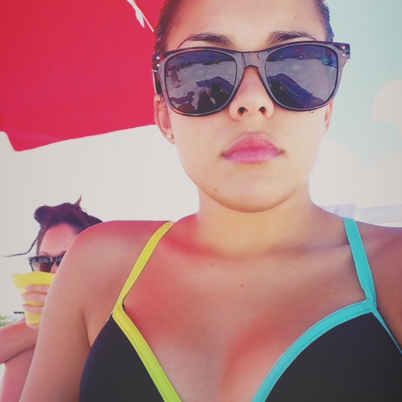 Meet your Posher, Kea