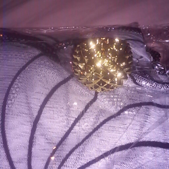 STUDDED GOLD TONE RING SIZE 9 NEW!!!!