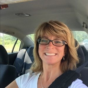 Meet your Posher, Laurie