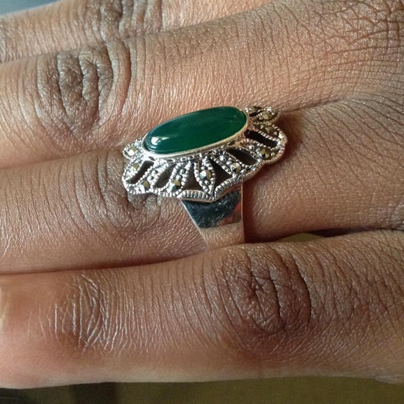 Green Chalcedony Marcasite Ring - Picture 2 of 4