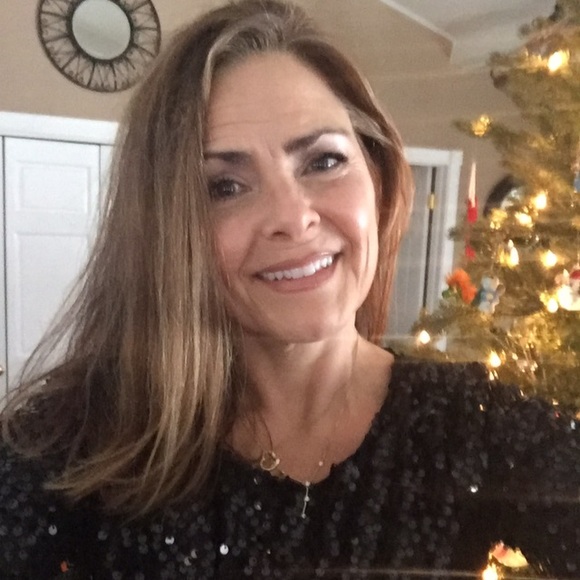 Meet your Posher, Jennifer - Picture 2 of 8