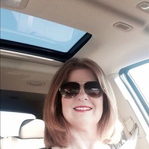 Meet your Posher, Valerie