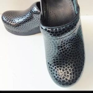 Dansko Clogs Size 6
